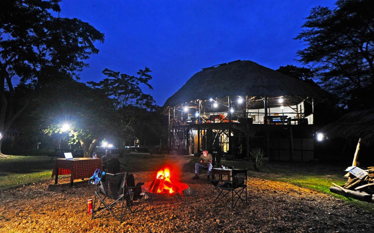 Bullbush River Camp Kihihi Eksteriør billede
